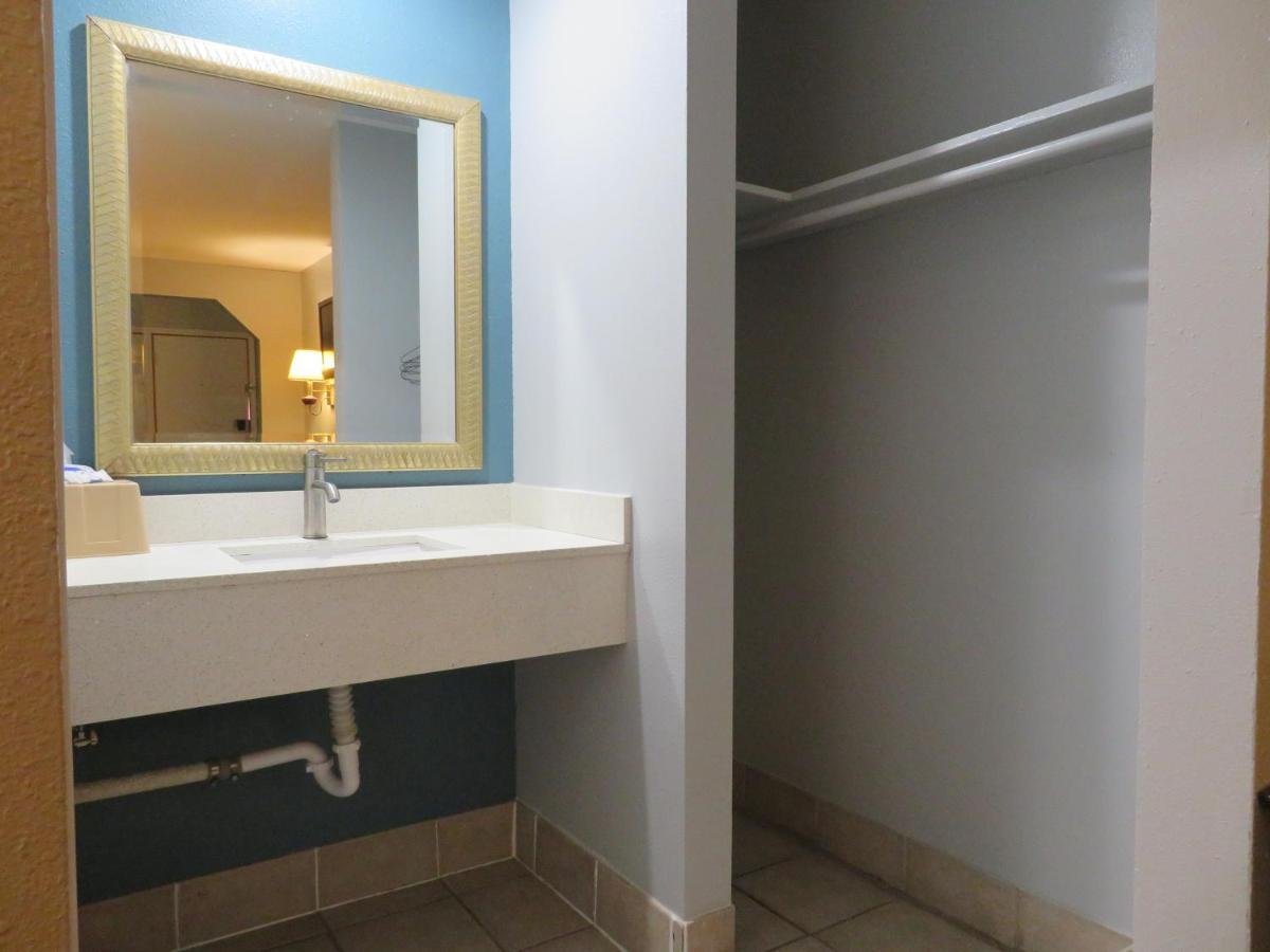 Travel Inn Beaumont Dış mekan fotoğraf